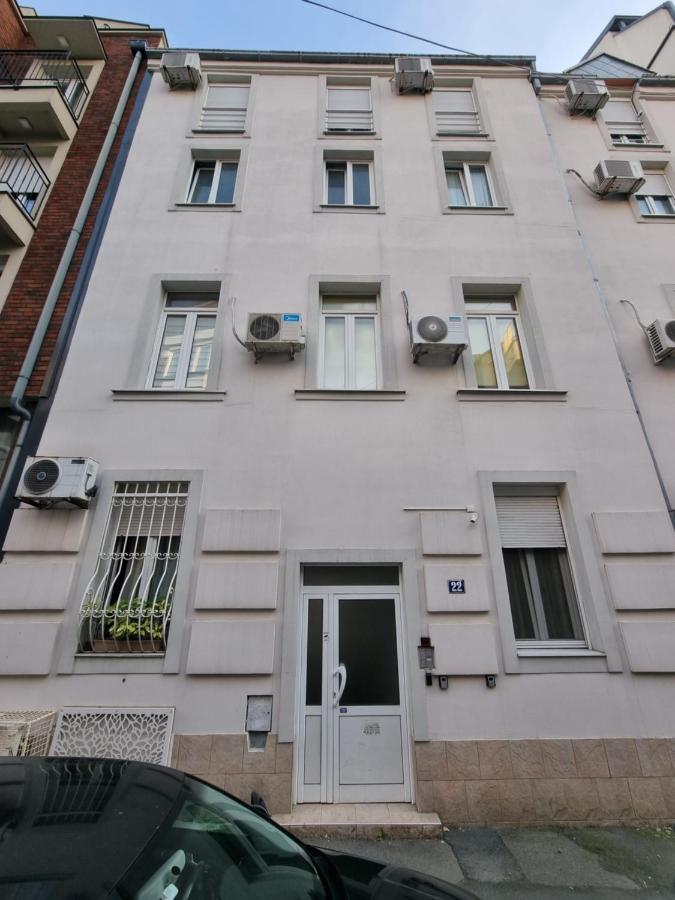 Elegant Yellow Submarine Apartment Beograd Bagian luar foto