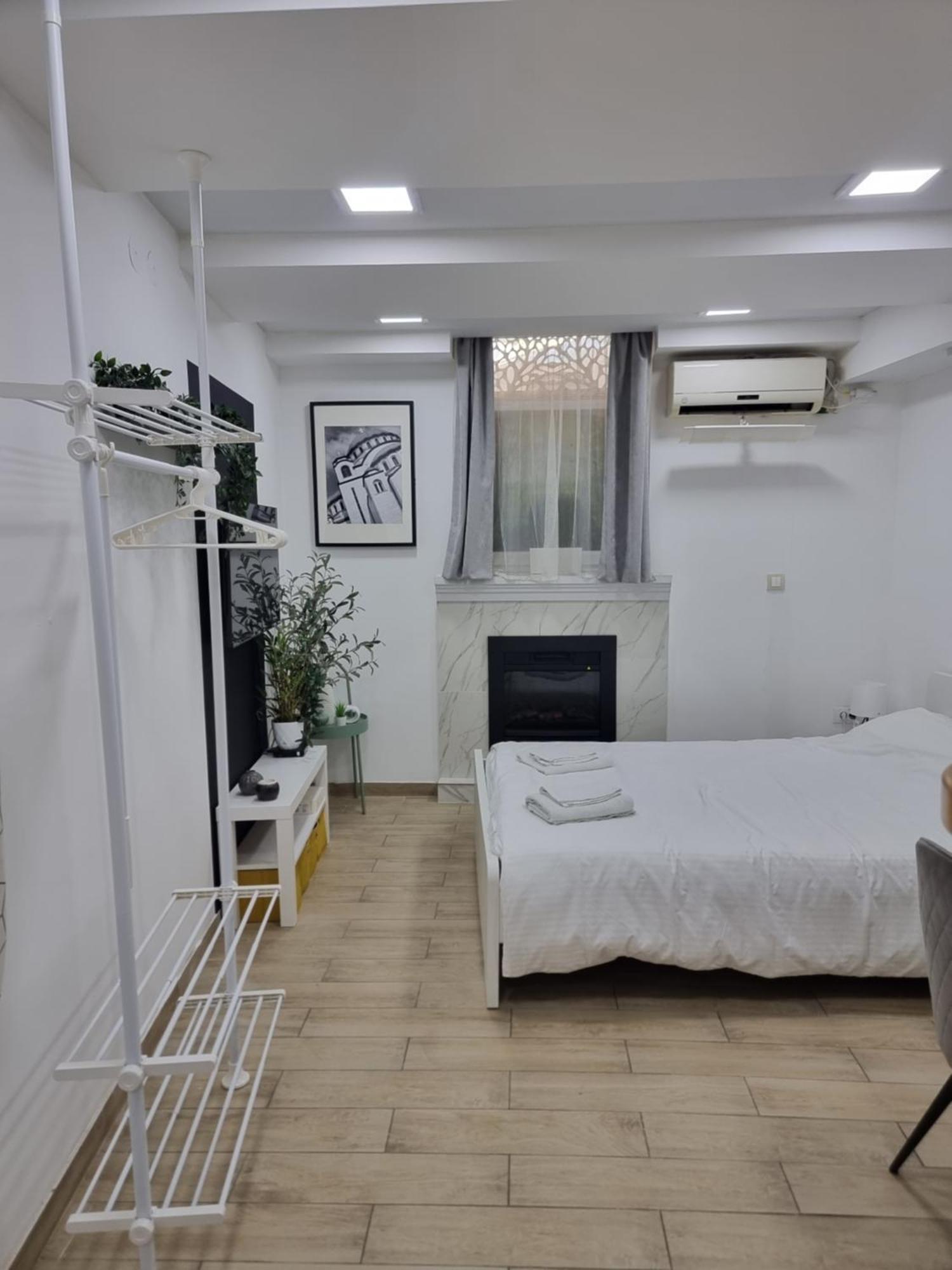 Elegant Yellow Submarine Apartment Beograd Bagian luar foto